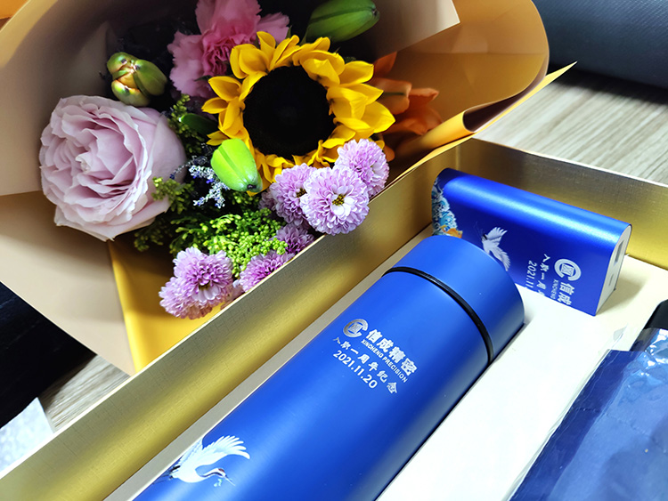 1637651673398356.jpg 【整理】入職一周年紀念儀式7L1120褚少青 拷貝.jpg